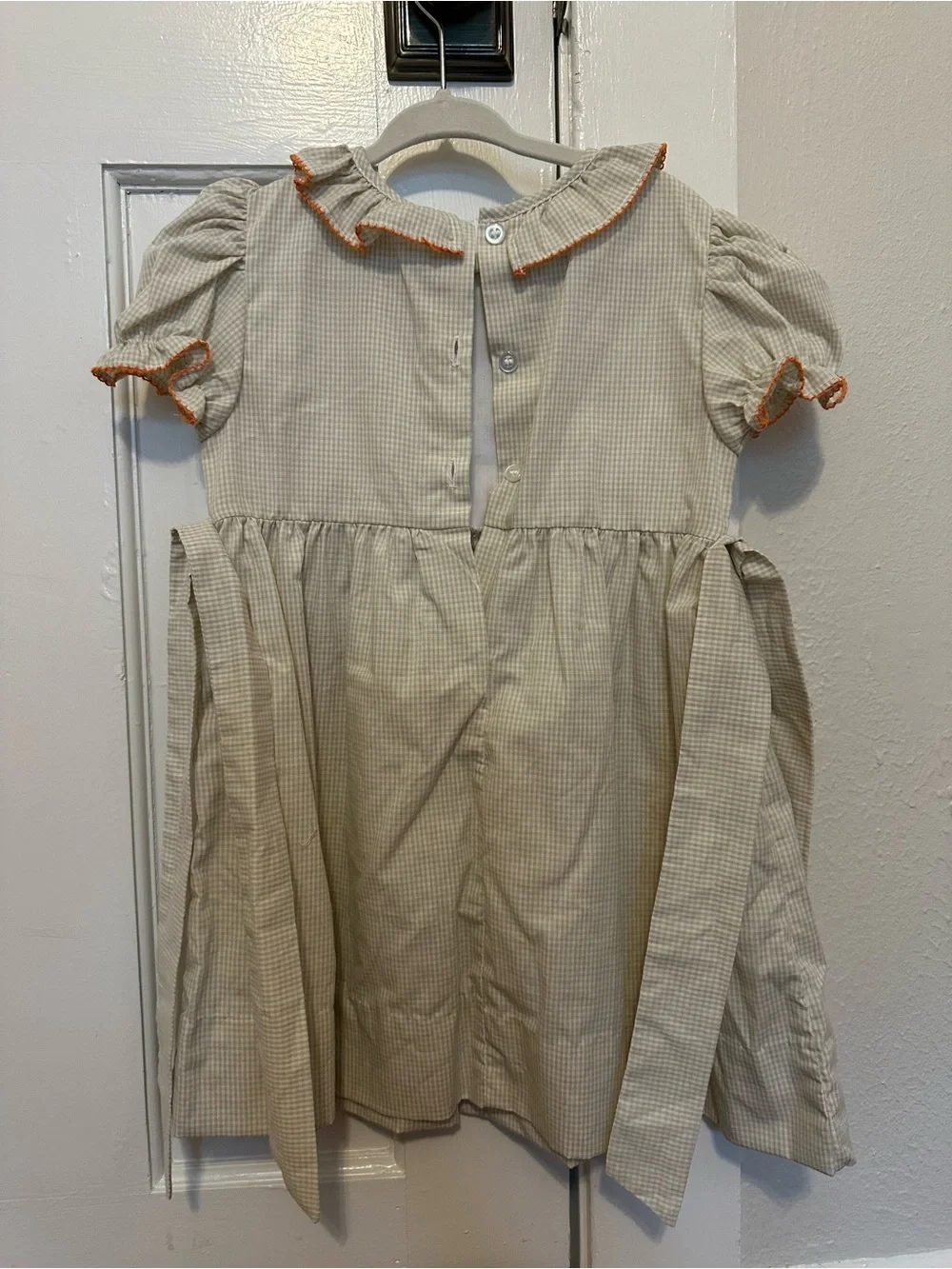 Girls 4T Beige Gingham Pumpkin Smocked Dress